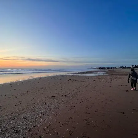 Chiclana Terrace Haven: Beachside Retreat With Wifi Holiday home *