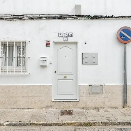 Holiday home Chiclana Terrace Haven: Beachside Retreat With Wifi